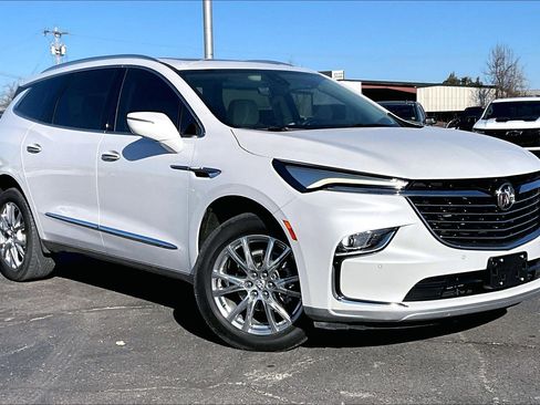 Used 2023 Buick Enclave Premium w/ Experience Buick Package image 11