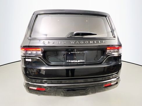Used 2024 Jeep Grand Wagoneer Series III w/ Quick Order Packagew 28T image 6