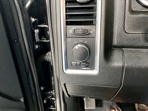 Used 2023 RAM 1500 Classic SLT image 17