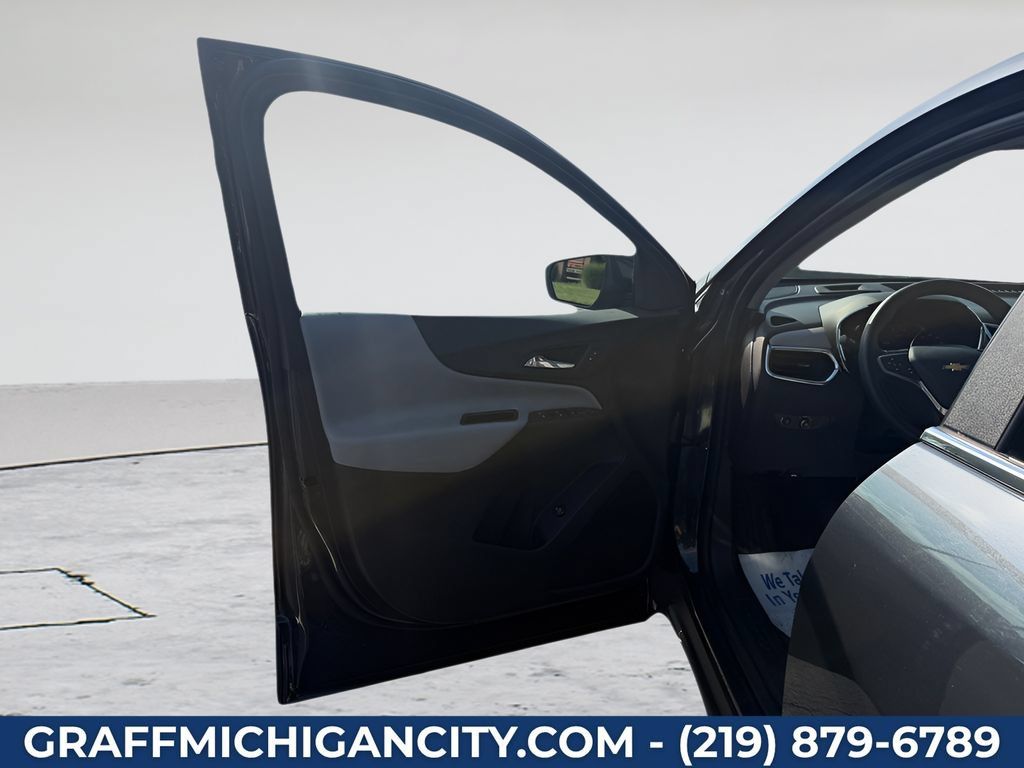Used 2023 Chevrolet Equinox LT w/ Driver Convenience Package AWD/4WD image 9