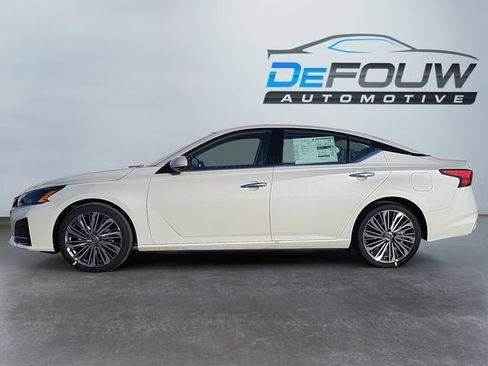 Certified 2025 Nissan Altima 2.5 SL image 6