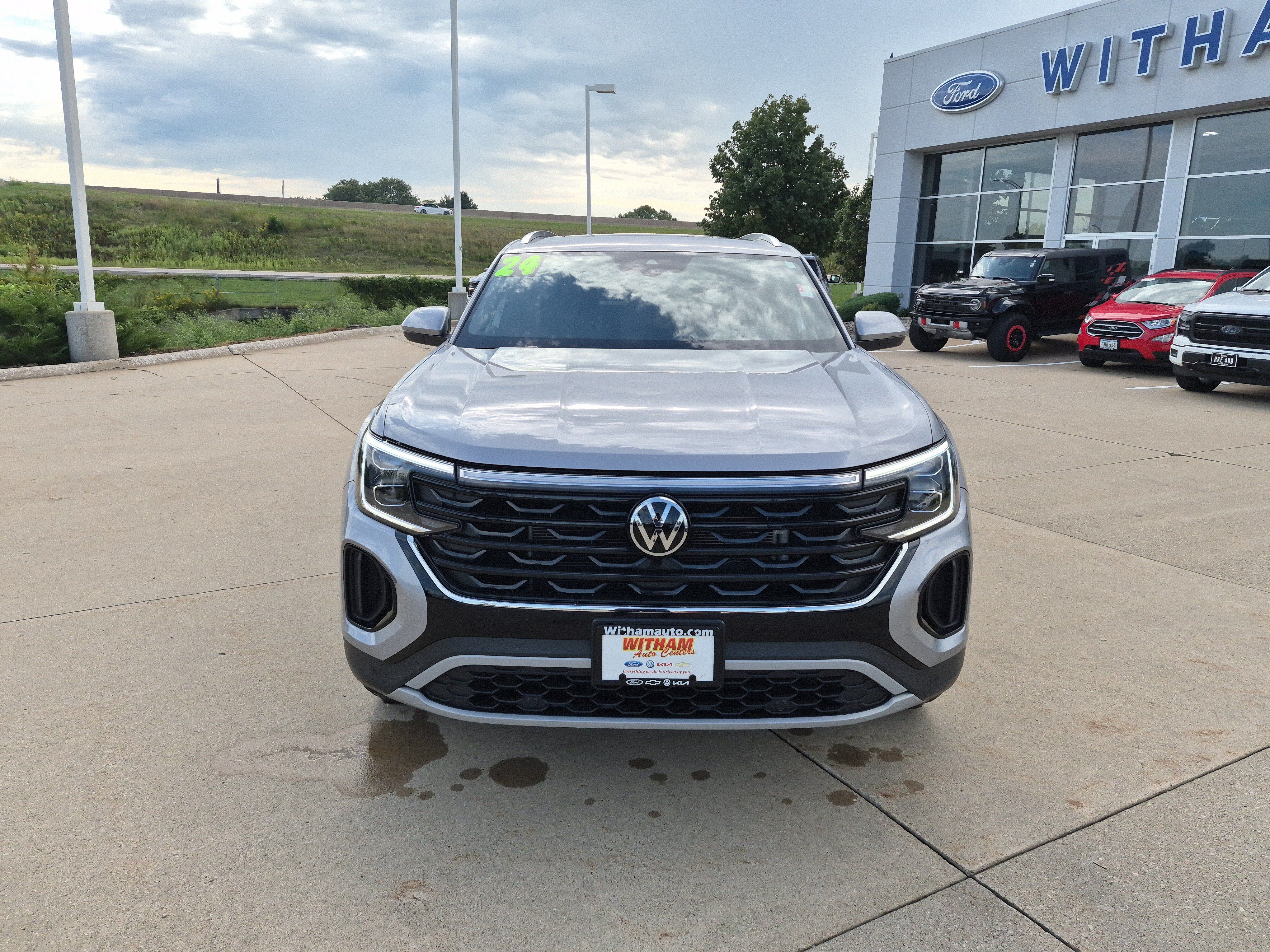 Used 2024 Volkswagen Atlas Cross Sport SEL AWD/4WD image 9