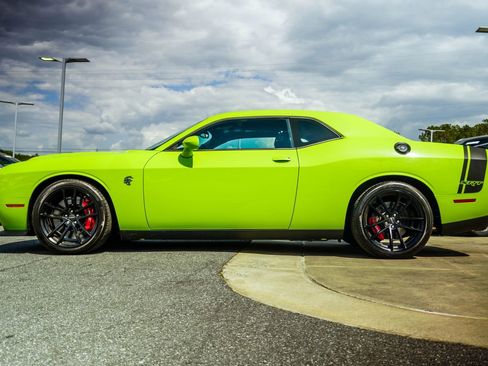Used 2023 Dodge Challenger SRT Hellcat w/ Driver Convenience Group RWD image 10