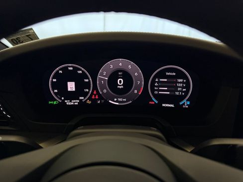 Certified 2025 Porsche 911 Carrera RWD image 20