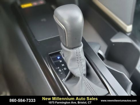 Used 2025 Toyota Camry SE image 27