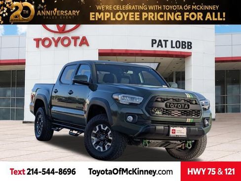 Certified 2022 Toyota Tacoma TRD Off-Road AWD/4WD image 1