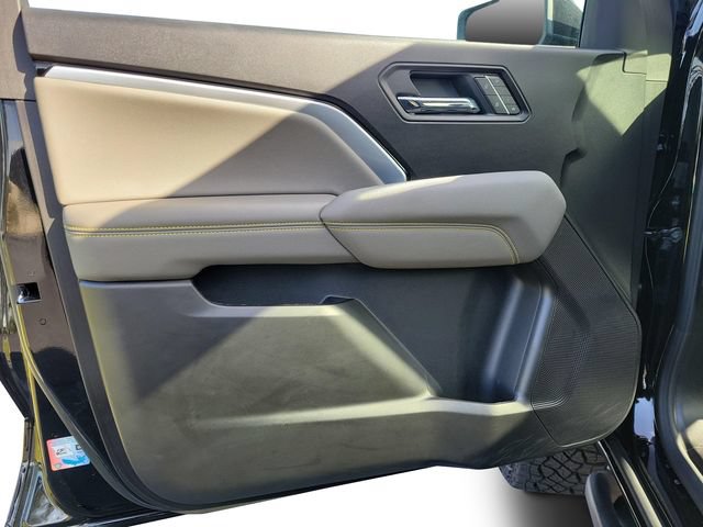 Used 2026 Chevrolet Colorado ZR2 w/ Technology Package AWD/4WD image 9