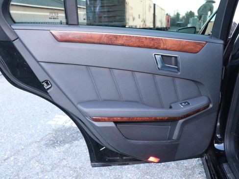 Used 2013 Mercedes-Benz E 350 Sedan image 53