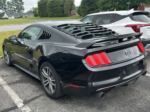 Used 2015 Ford Mustang GT RWD image 4