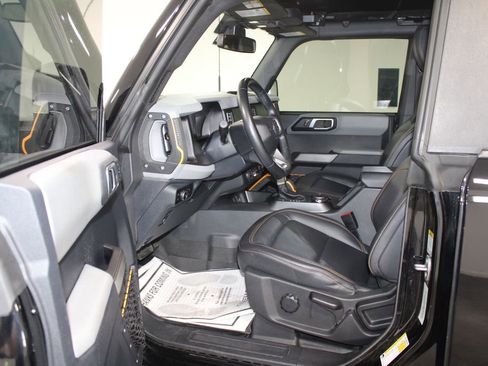 Used 2023 Ford Bronco Badlands image 22