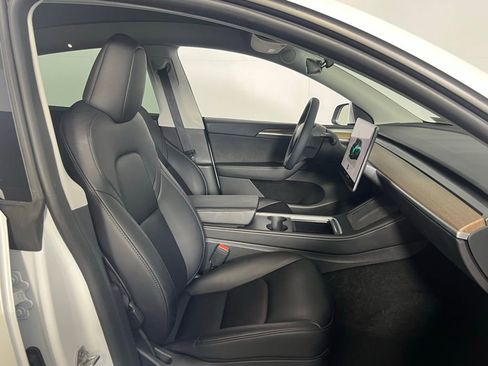 Used 2024 Tesla Model Y Long Range image 29