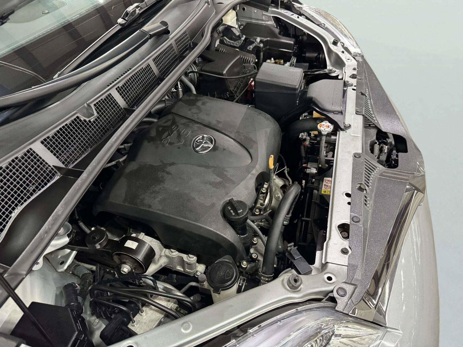 Used 2020 Toyota Sienna XLE Premium FWD image 54