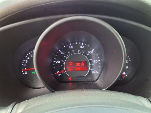 Used 2017 Kia Soul + FWD image 27