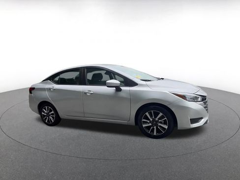 Used 2025 Nissan Versa SV FWD image 2