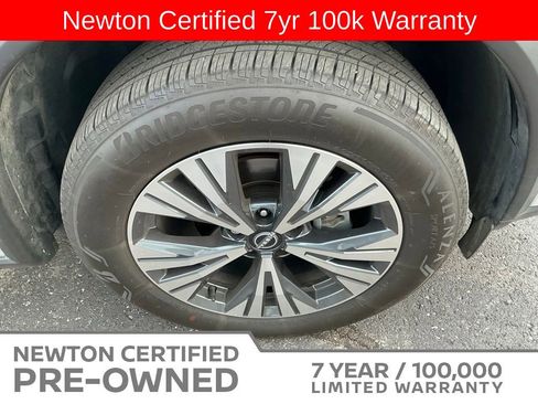 Used 2023 Nissan Rogue SV FWD image 14