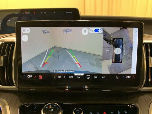 Used 2025 Ford Expedition Max Platinum w/ Platinum Ultimate Package image 46