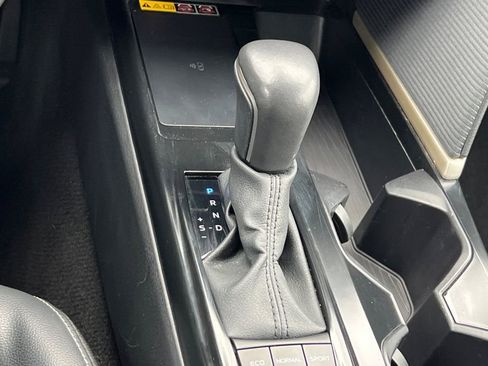 Used 2025 Toyota Camry SE FWD image 29
