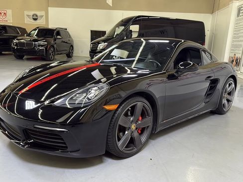 Used 2017 Porsche 718 Cayman S image 4