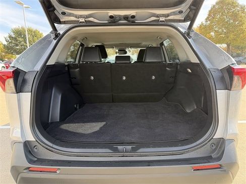Used 2023 Toyota RAV4 XLE Premium image 30