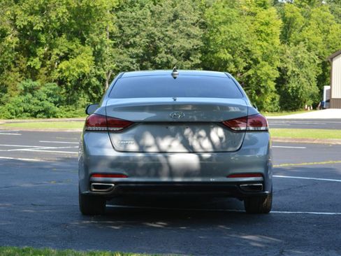 Used 2015 Hyundai Genesis 3.8 RWD image 6
