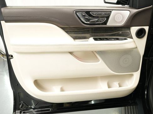 Used 2019 Lincoln Navigator Black Label image 25