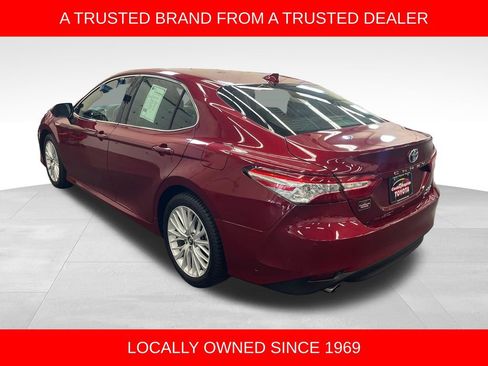 Used 2020 Toyota Camry XLE w/ Carpet Mat Package FWD image 3