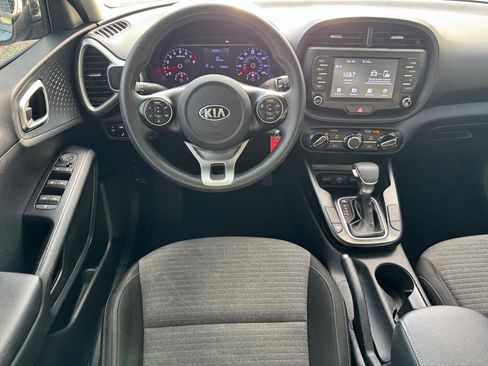 Used 2020 Kia Soul S FWD image 14