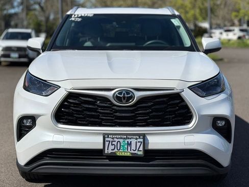 Used 2023 Toyota Highlander XLE image 8