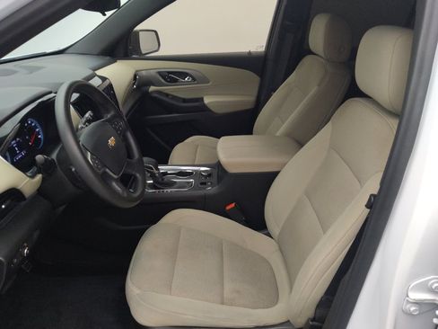 Used 2022 Chevrolet Traverse LS w/ LPO, Blackout Package FWD image 17