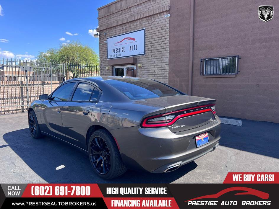 Used 2019 Dodge Charger SXT RWD image 4