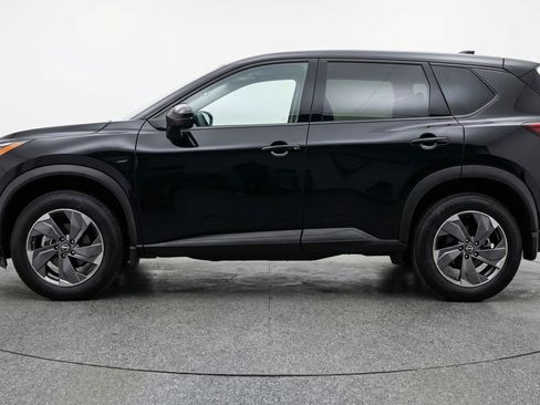 Used 2025 Nissan Rogue SV image 5