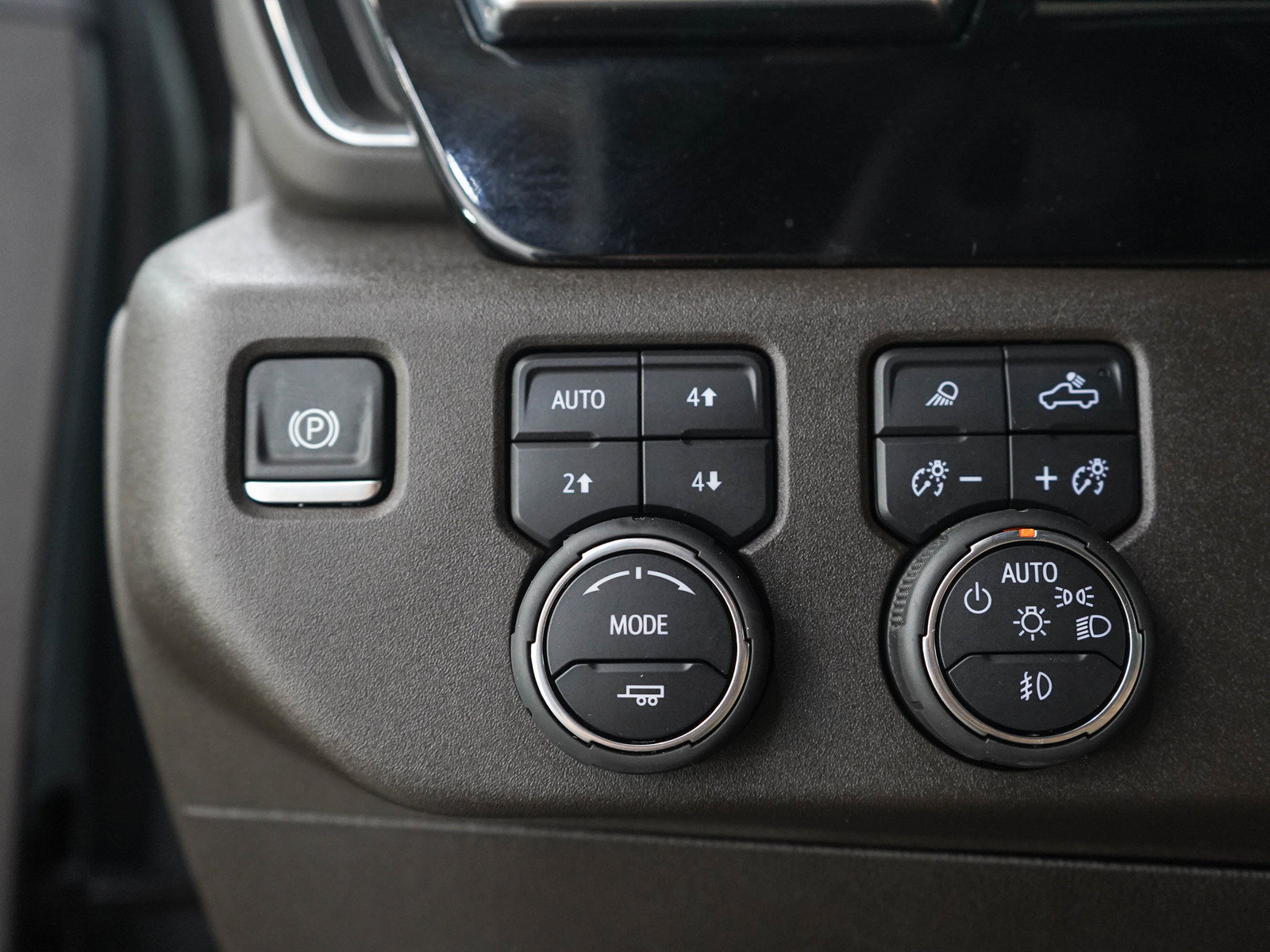 Used 2025 Chevrolet Silverado 1500 LT Trail Boss w/ LT Trail Boss Premium Package AWD/4WD image 26