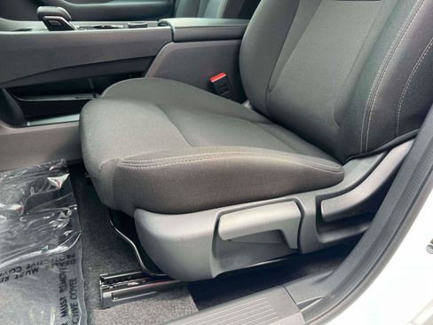 Used 2025 Nissan Rogue S image 25