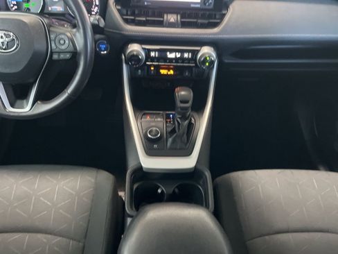 Used 2020 Toyota RAV4 XLE w/ XLE Grade Weather Package image 10