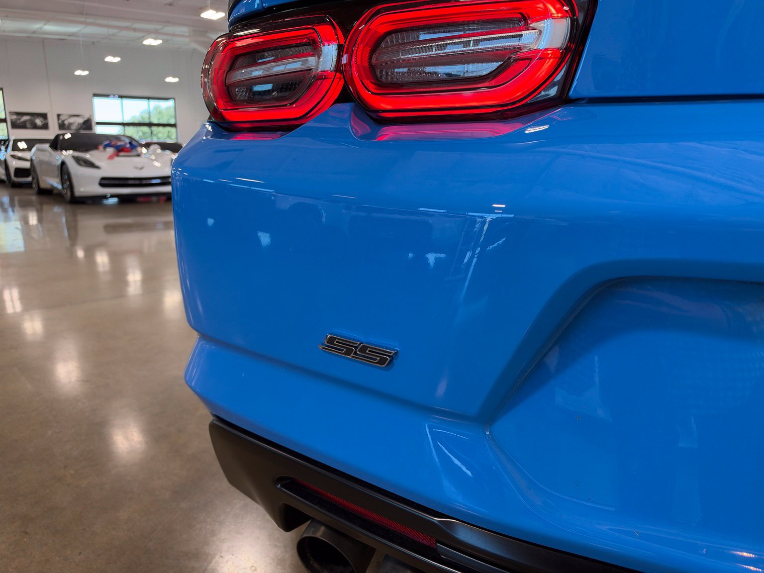 Used 2022 Chevrolet Camaro SS RWD image 8