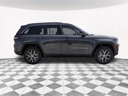 New 2025 Jeep Grand Cherokee Limited image 14
