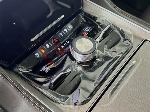 New 2025 Jeep Wagoneer L Series III image 12