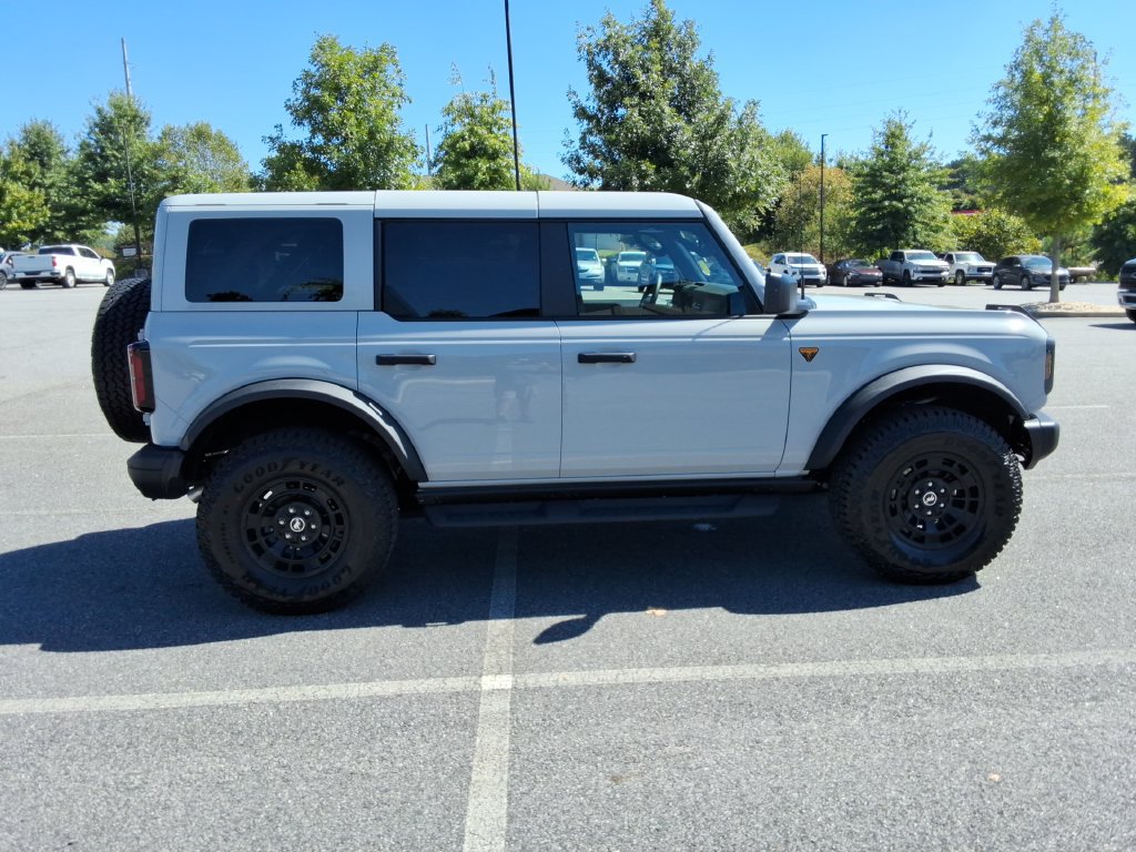 Used 2026 Ford Bronco Badlands w/ Sasquatch Package AWD/4WD image 4