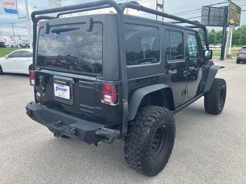 Used 2015 Jeep Wrangler Unlimited Sport w/ Connectivity Group AWD/4WD image 7
