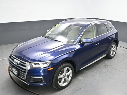 Used 2020 Audi Q5 Prestige w/ Prestige Package AWD/4WD image 31