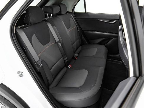 Used 2024 Kia Niro LX image 31