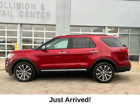Used 2016 Ford Explorer Platinum image 3