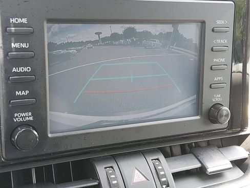 Used 2019 Toyota RAV4 XLE Premium FWD image 17