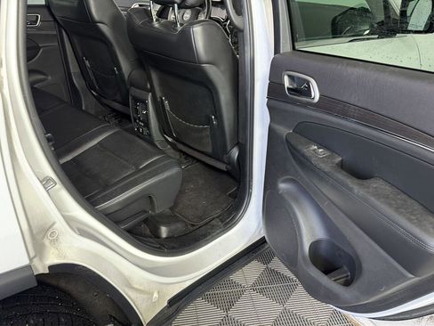 Used 2018 Jeep Grand Cherokee Limited w/ Trailer Tow Group IV AWD/4WD image 13