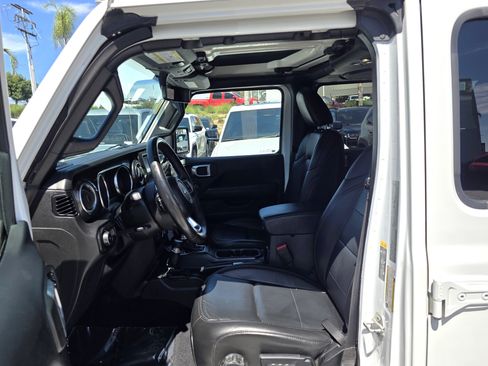 Used 2021 Jeep Wrangler Unlimited Sahara AWD/4WD image 12