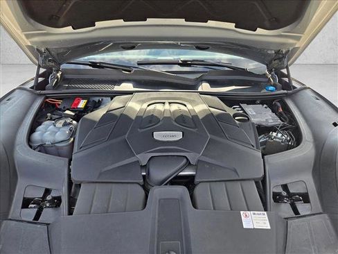 Used 2020 Porsche Cayenne image 24