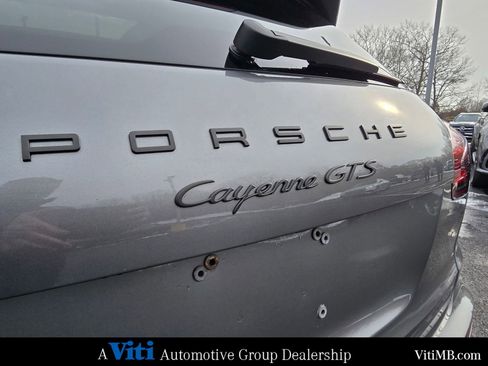 Used 2018 Porsche Cayenne GTS image 32