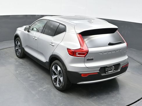 Used 2025 Volvo XC40 B5 Plus AWD/4WD image 34