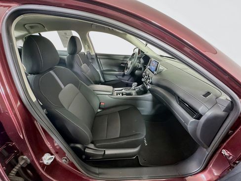 Used 2025 Nissan Sentra SV image 31