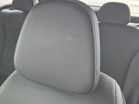 Certified 2025 Mercedes-Benz GLC 300 image 15